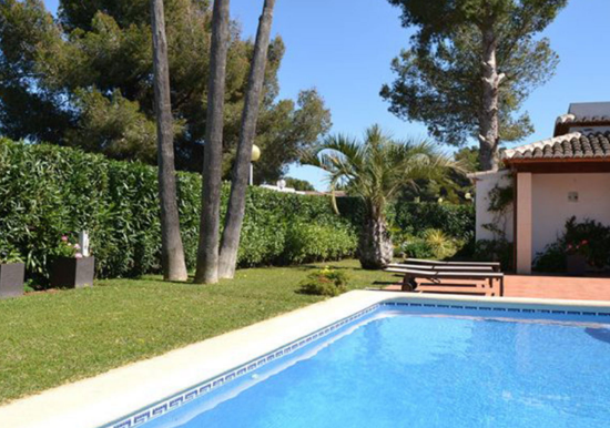 mantenimiento-de-piscinas-jardinería